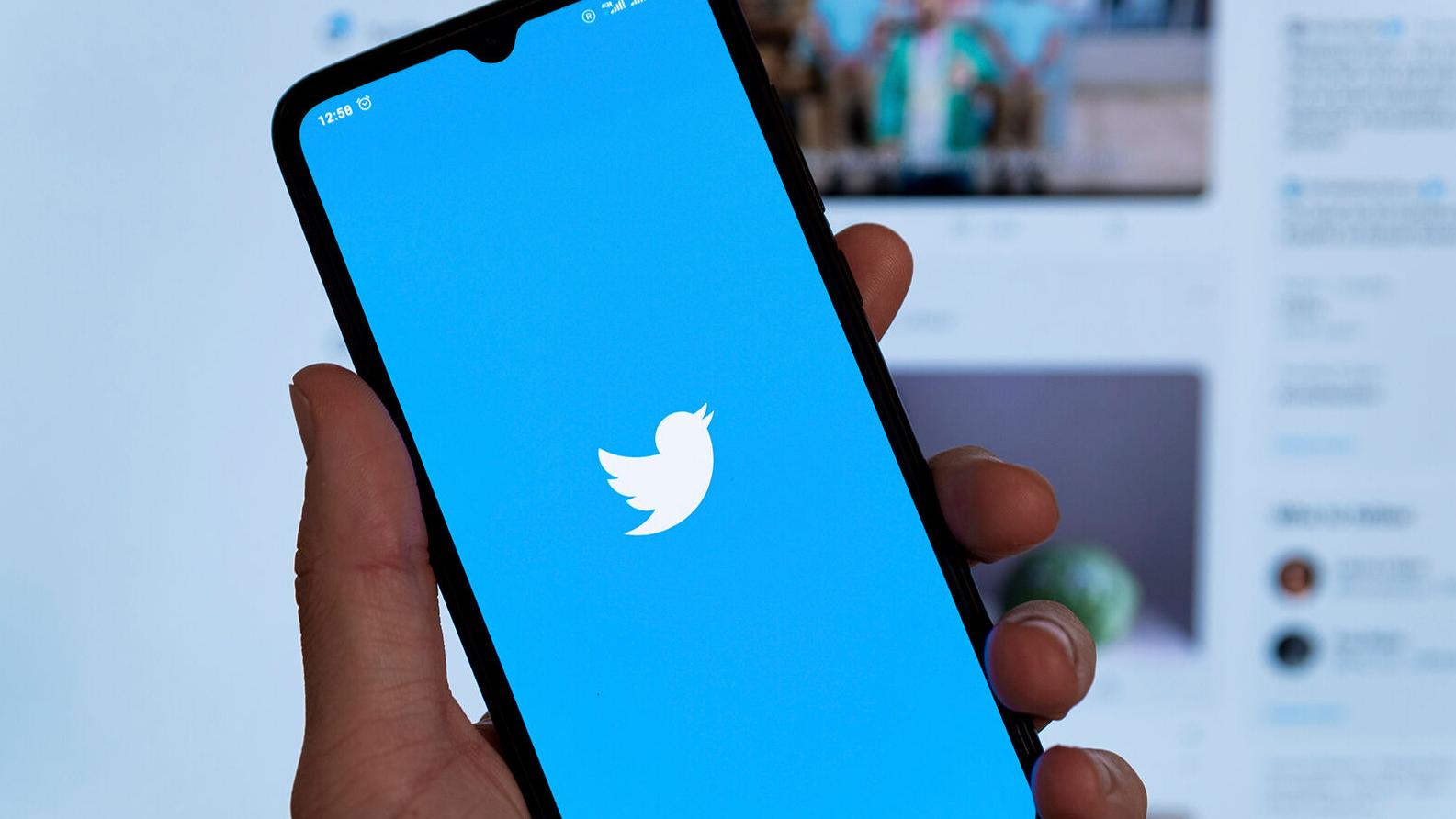 Twitter down: Thousands of global users struggle to login but Elon Musk says it 'works for me'